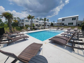 Sleeps 16 - GAME ROOM, POOL, Perfect for Families